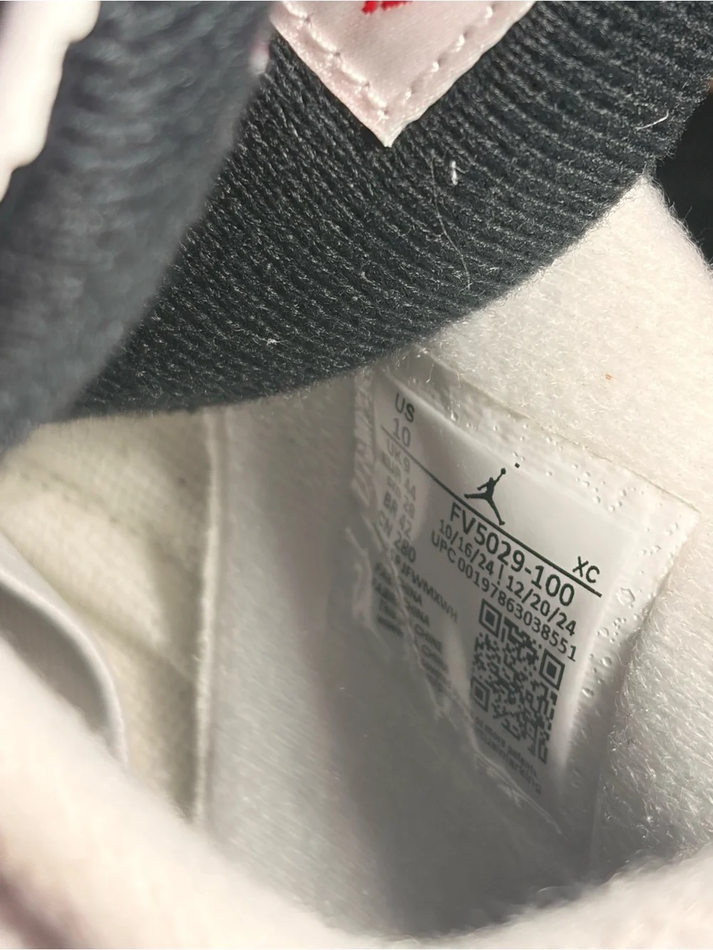 Men's White Athletic Sneakers - Classic Casual Performance Jordan 4